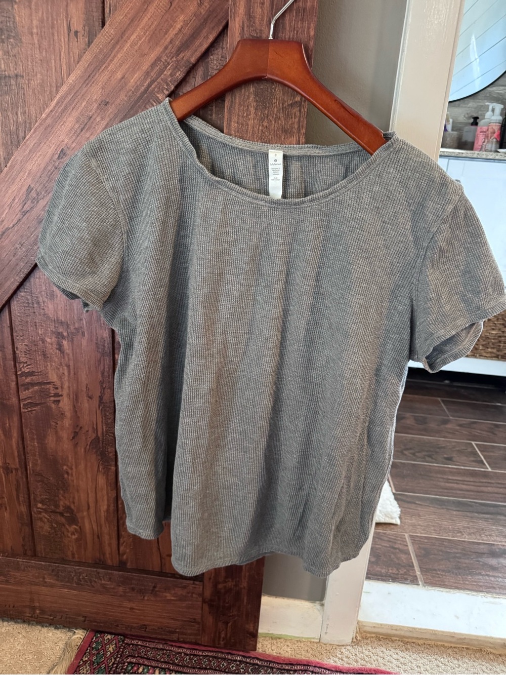 lululemon athletica Grey Ribbed waffles Short Sleeve Tee